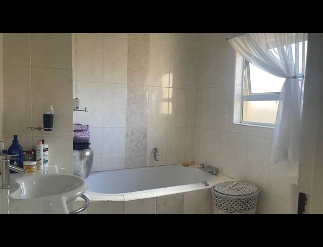 3 BEDROOM FREESTANDING FOR SALE IN SHARON PARK